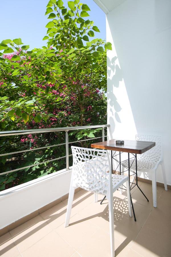 The Hart Hotel Vlore Exterior photo
