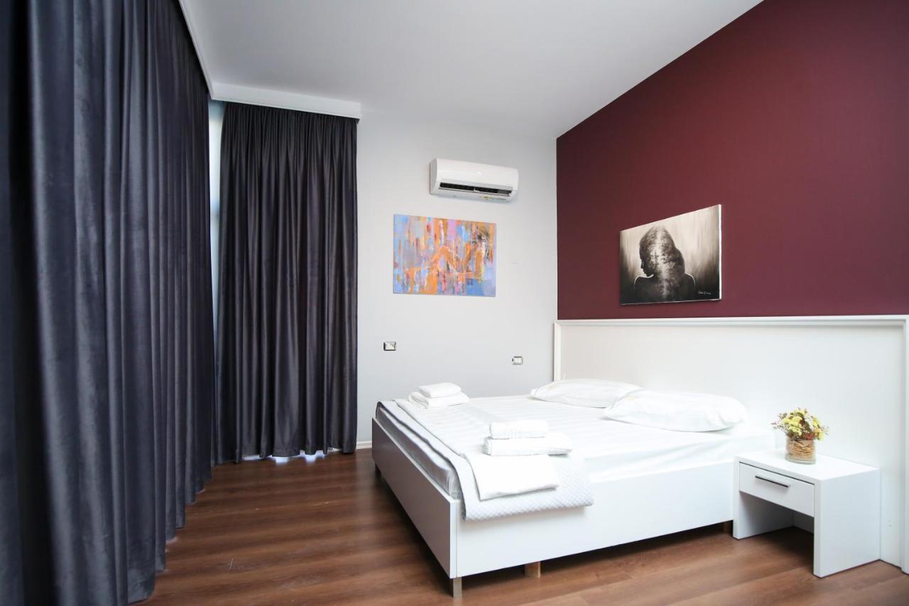 The Hart Hotel Vlore Exterior photo