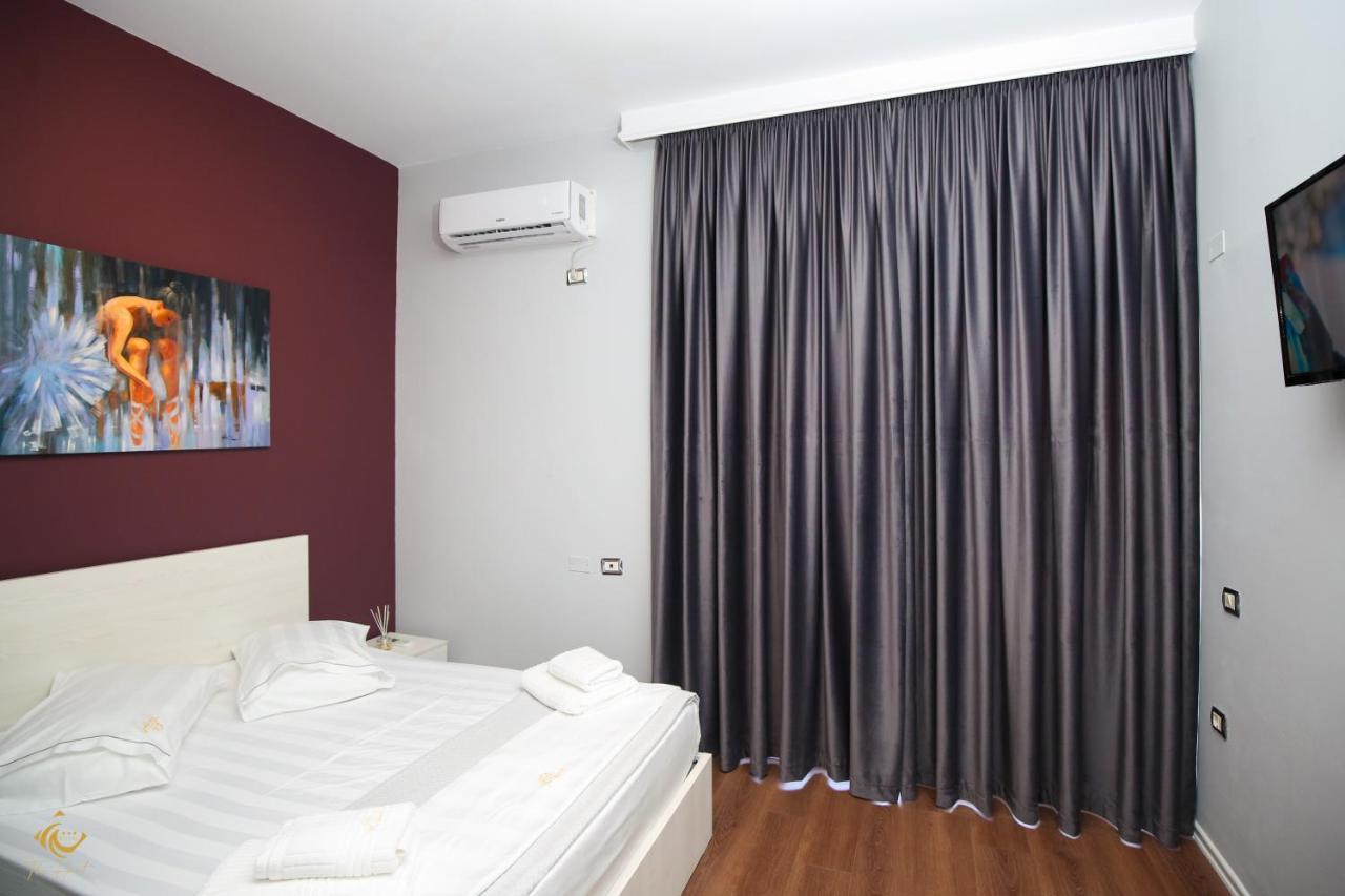 The Hart Hotel Vlore Exterior photo