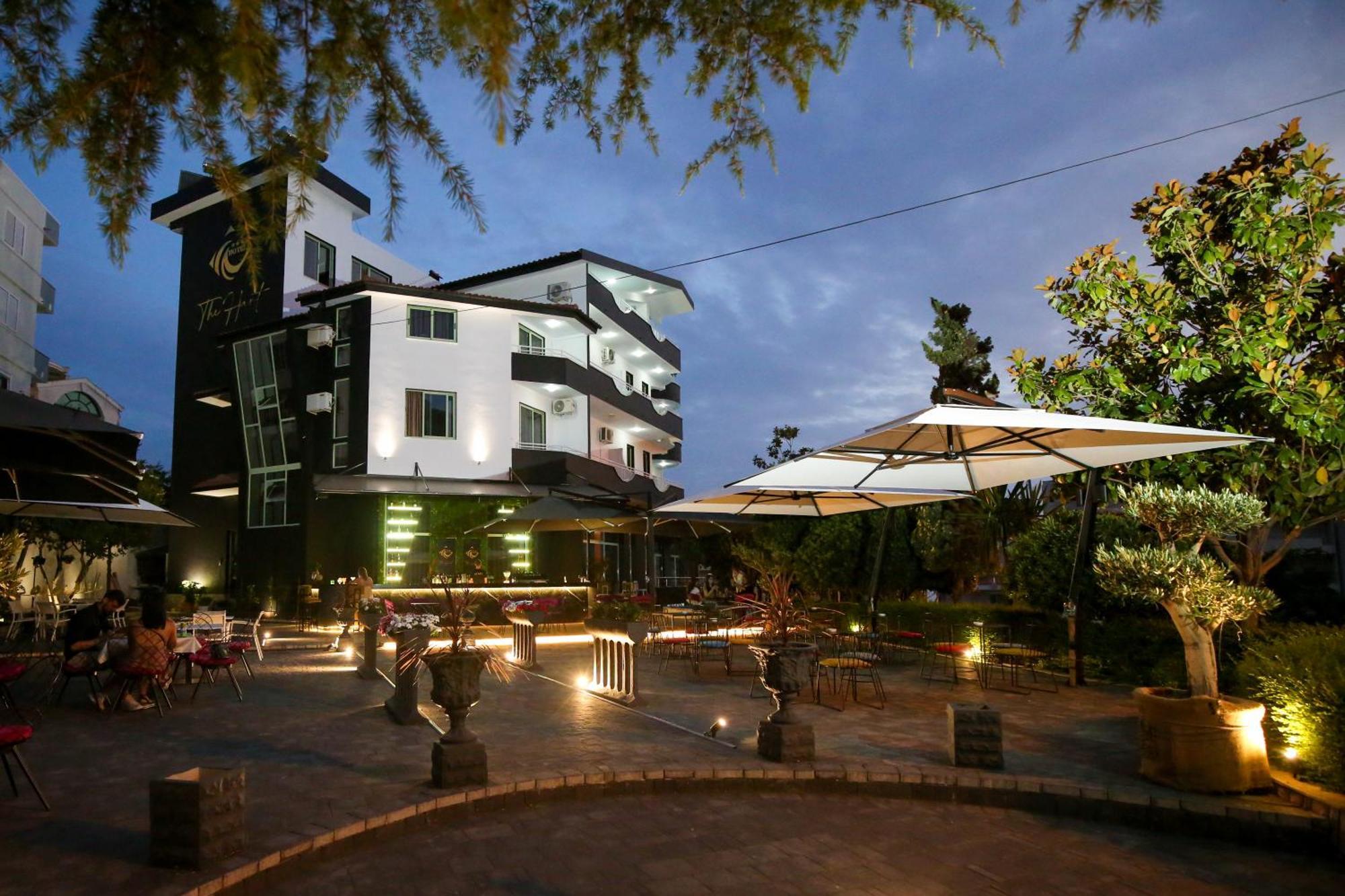 The Hart Hotel Vlore Exterior photo