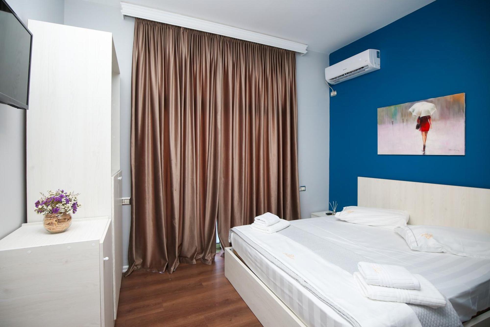 The Hart Hotel Vlore Exterior photo