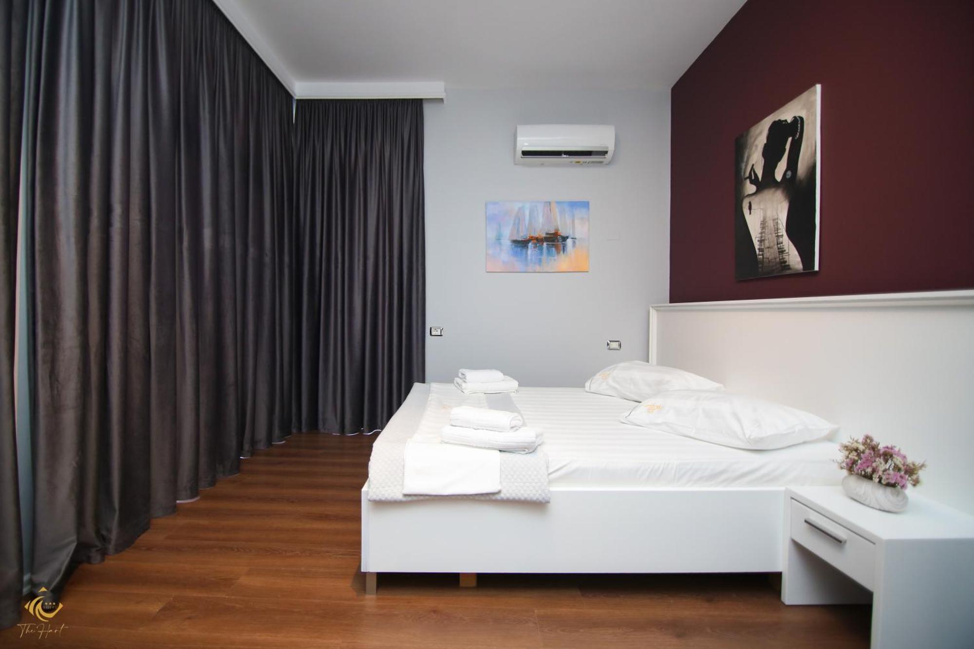 The Hart Hotel Vlore Exterior photo