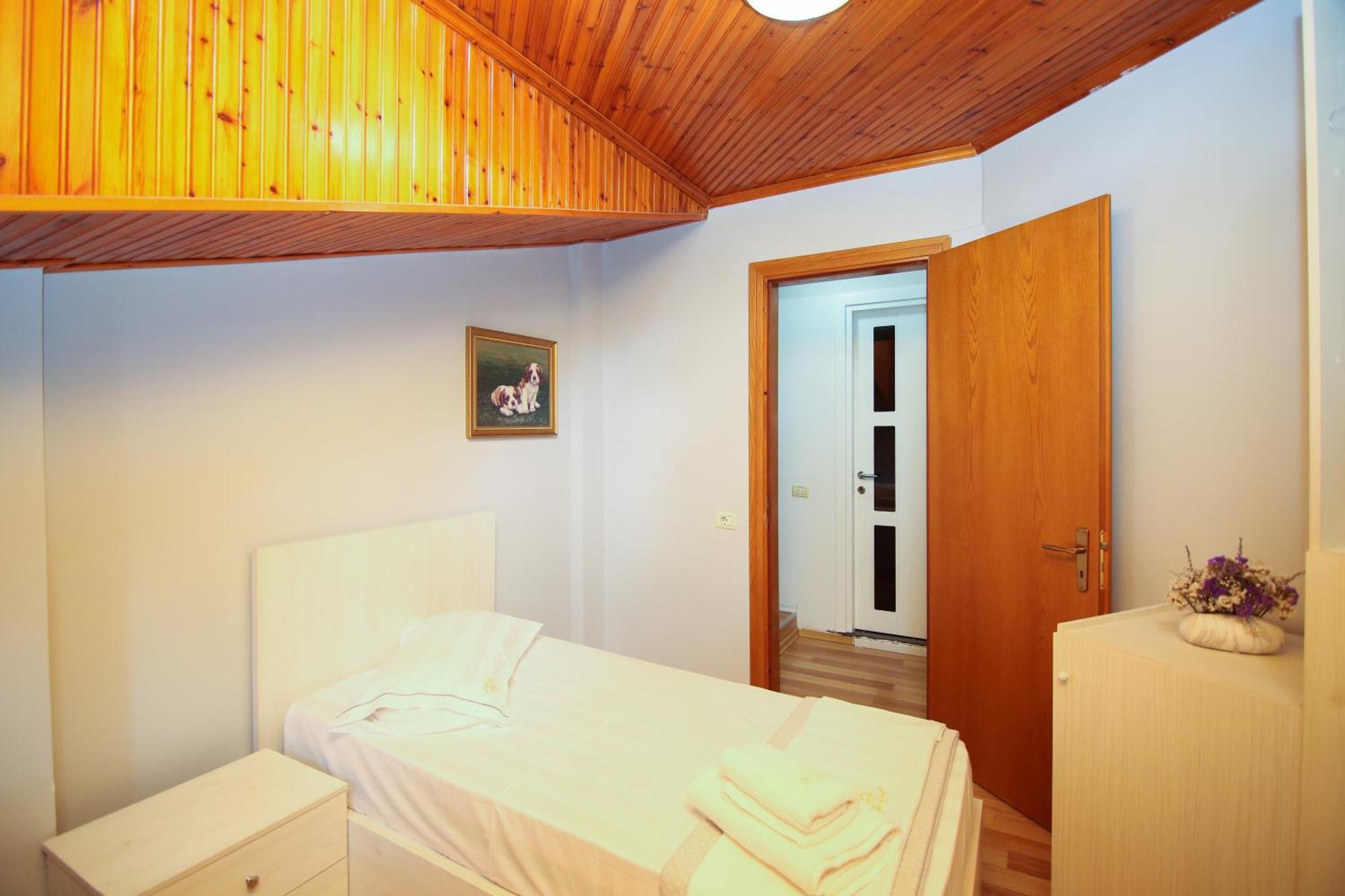 The Hart Hotel Vlore Exterior photo