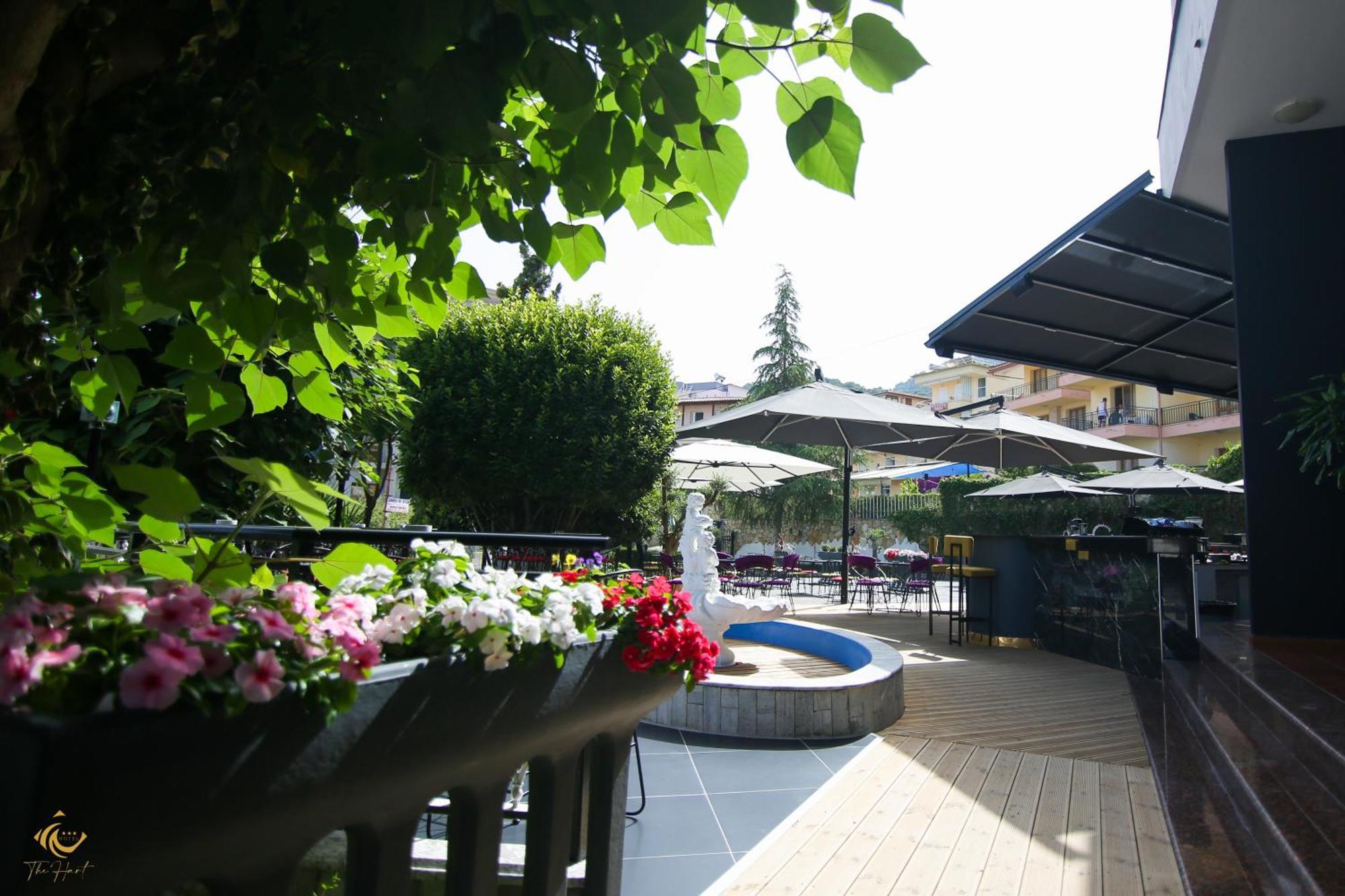 The Hart Hotel Vlore Exterior photo